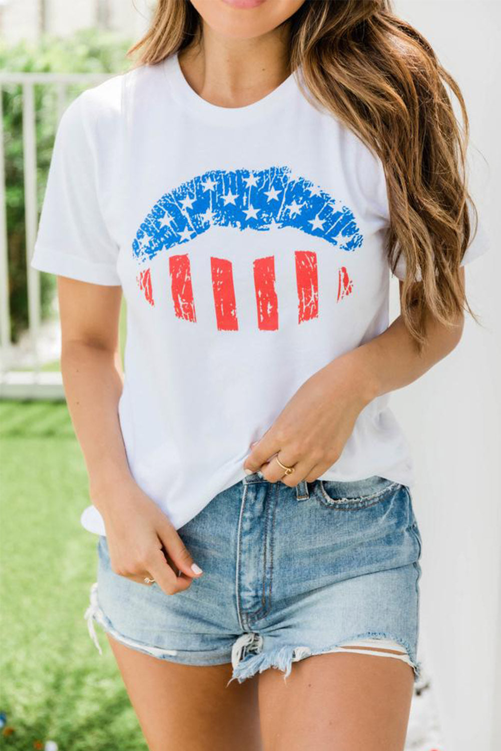 AMERICAN LIPS WHITE GRAPHIC TEE