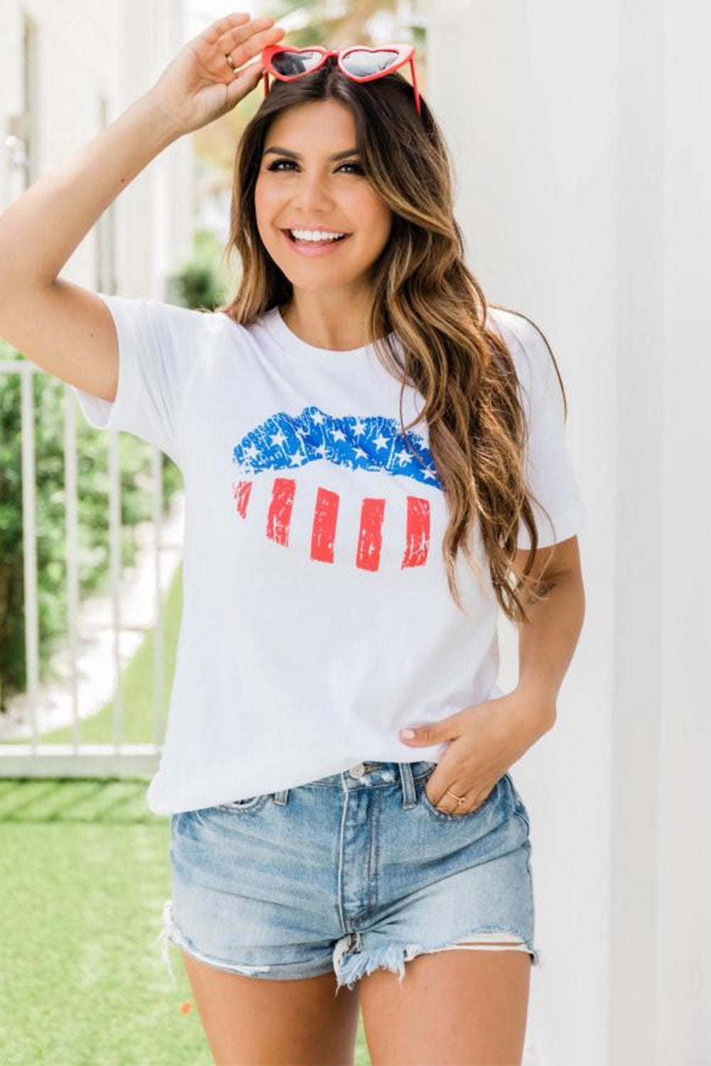 AMERICAN LIPS WHITE GRAPHIC TEE